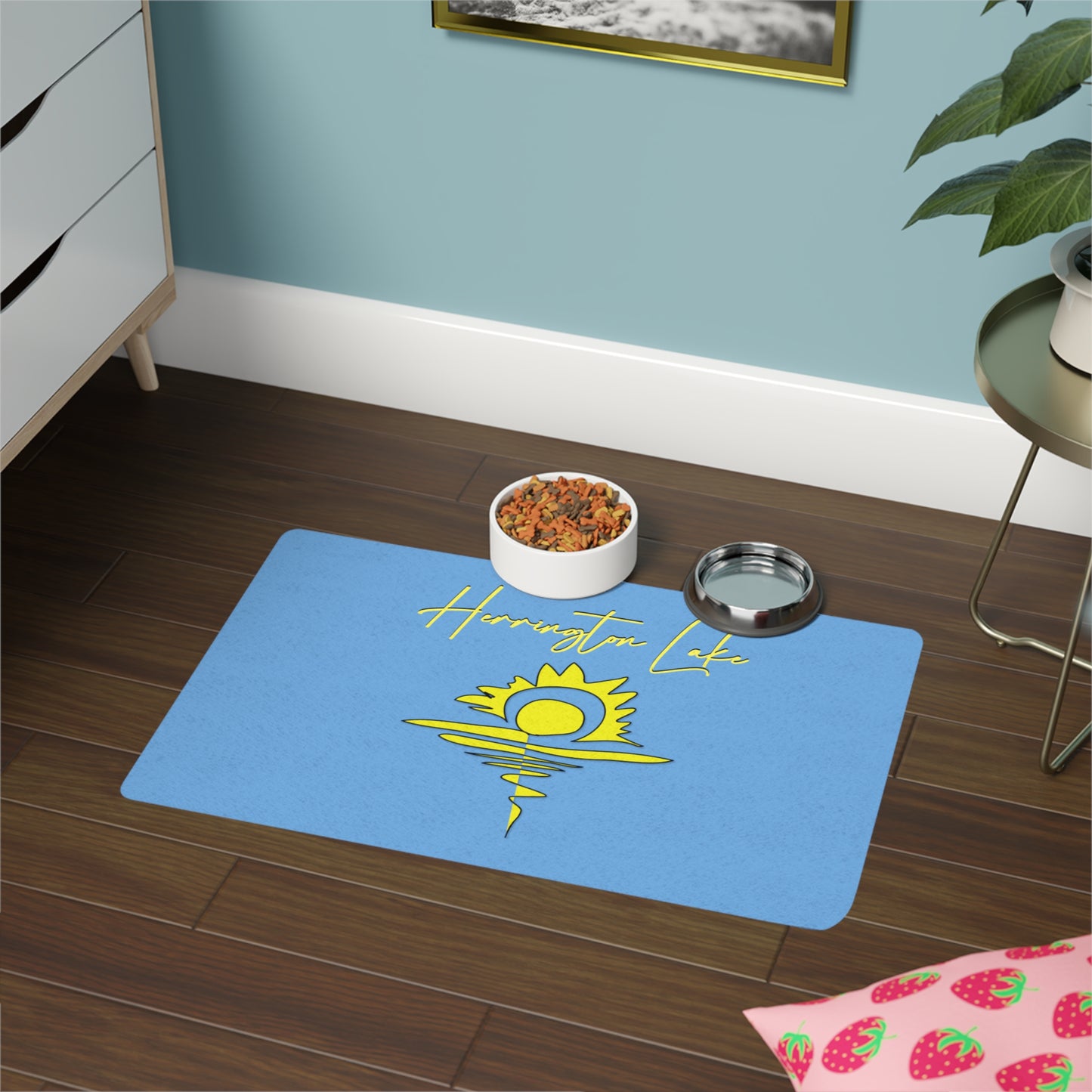 Herrington Lake Sunny Day Pet Food Mat, Light Blue